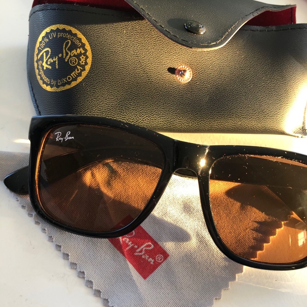 Never worn!! Ray-Ban sunglasses 🤩